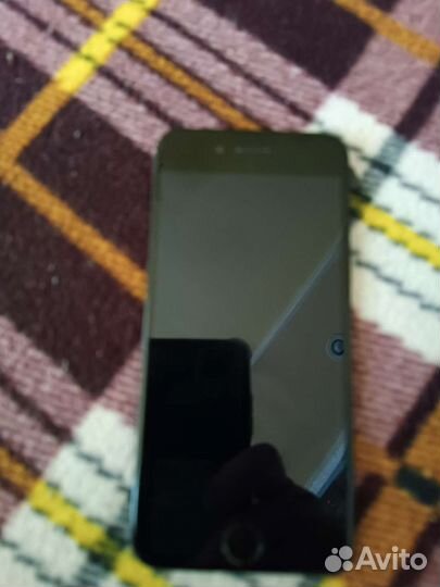 Телефон iPhone 6s