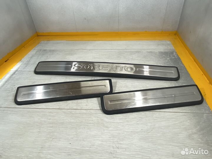 Накладки на пороги внутринние Kia sorento