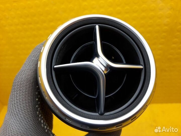 Дефлектор воздушный передний Mercedes-Benz