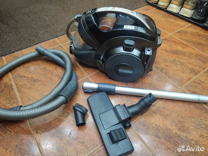 Пылесос LG Kompressor 1800W