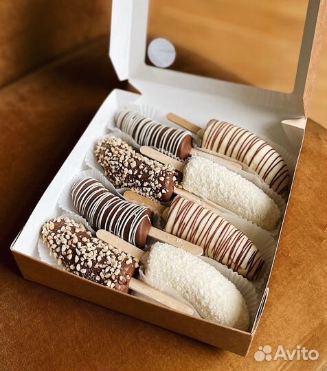 Бананы в белом и молочном шоколаде