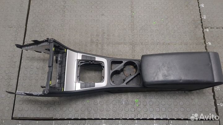 Консоль салона Volkswagen Passat CC, 2011