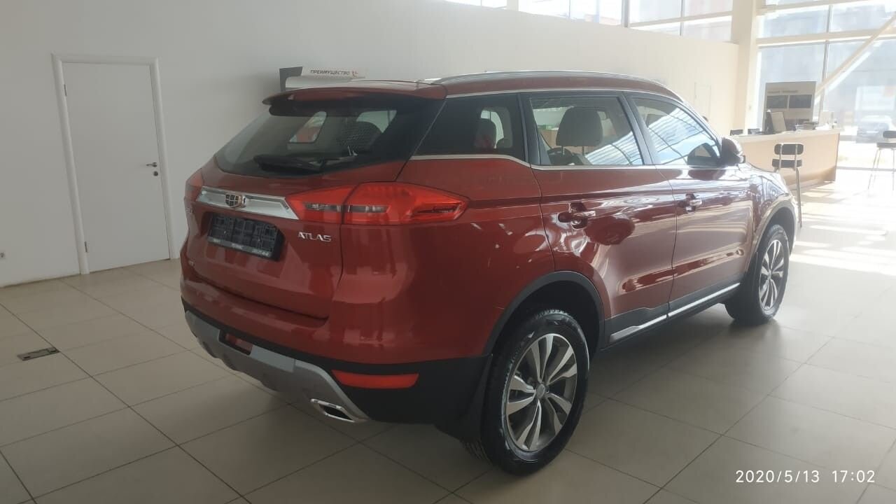 Geely Atlas: фото владельца