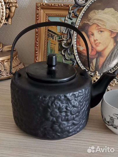 Чайник заварочный, чашечки