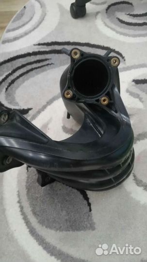 Впускной колектор