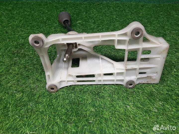 В наличии: Кулиса на Toyota Picnic