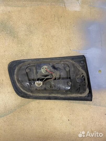 Фонарь задний правый Nissan Liberty