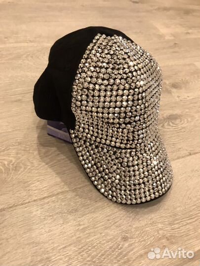 Кепка со стразами
