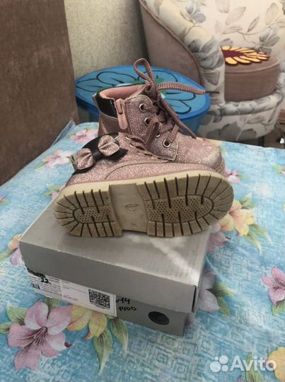 Продам ботинки детские