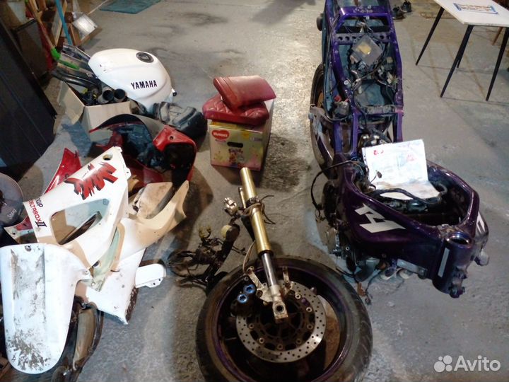 Yamaha R1 98-99, 00-01 в разбор. 4XV 5JJ