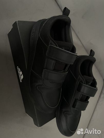 Кроссовки adidas