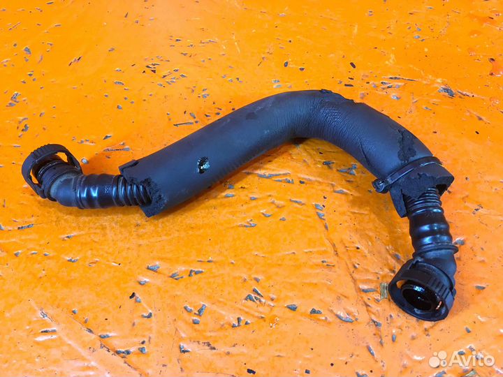 Патрубок (трубопровод, шланг) OEM:06H103221J Skoda