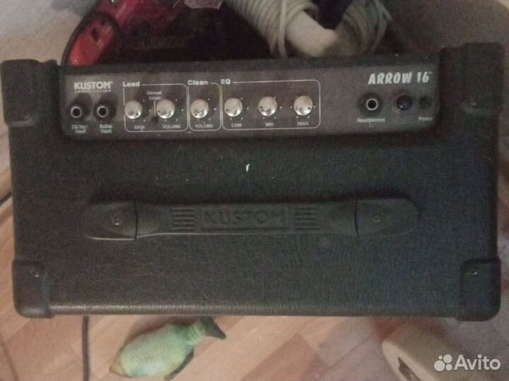 Гитарный комбоусилитель