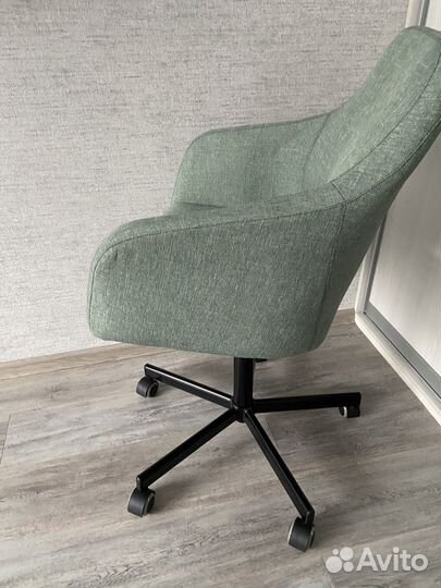 Компьютерное кресло