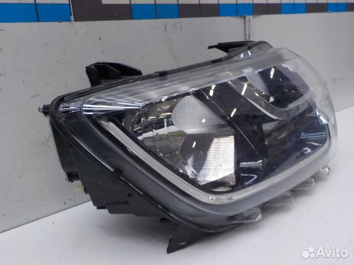 Фара правая Renault Duster