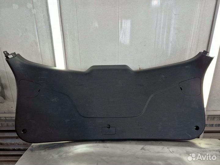 Обшивка двери багажника Kia Sportage 3 (2010-2016)