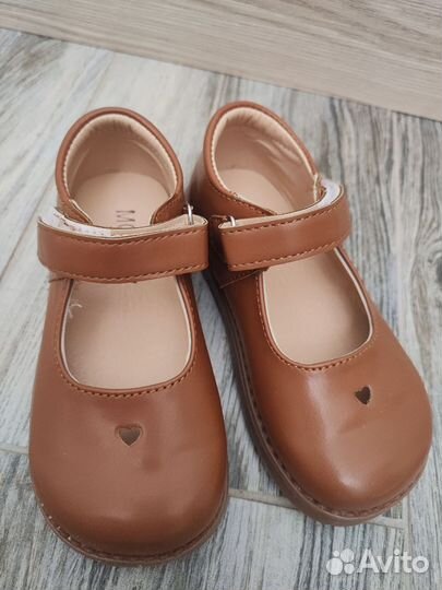 Туфли, босоножки для девочки в ретро стиле