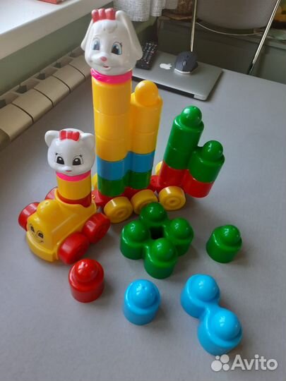 Конструктор для малышей с погремушкой паровозик