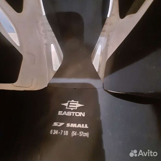 Хоккейный шлем