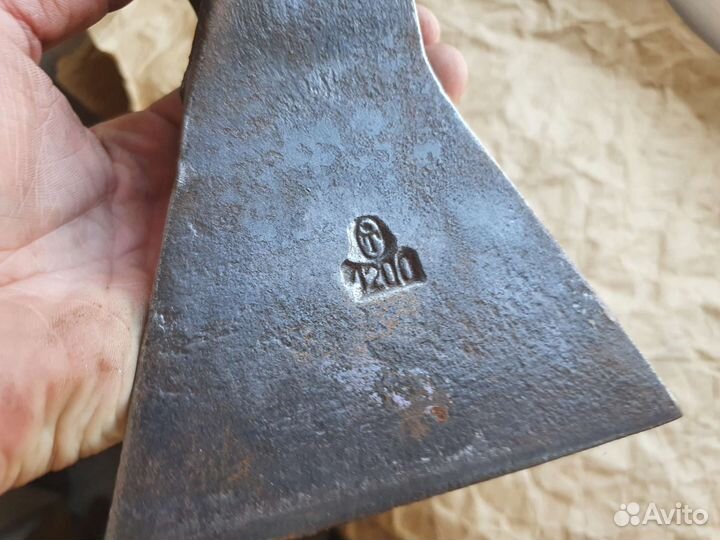 Топор труд вача