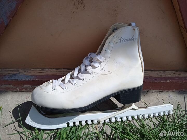 Коньки для фигурного катания Nicole
