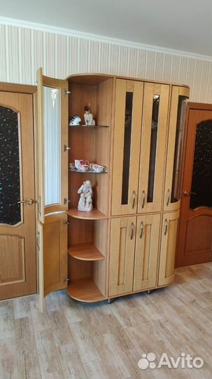 Шкаф витрина