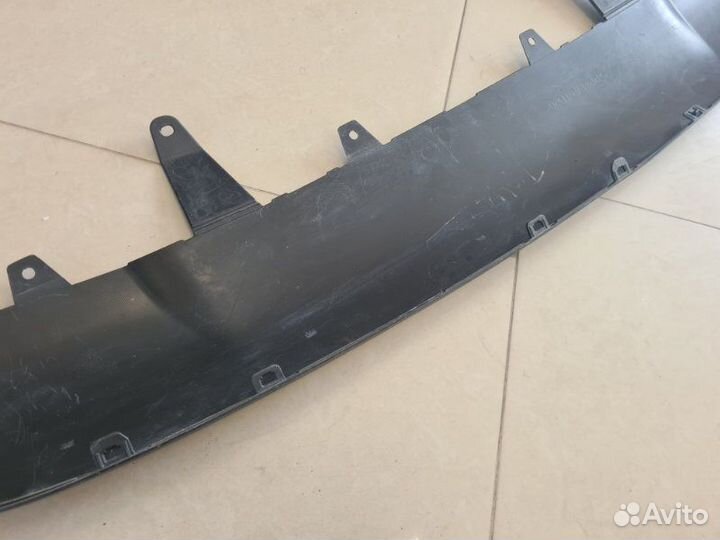 Задний бампер (нижняя часть) задний Toyota Rav4