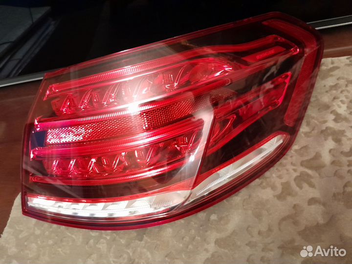 Фонарь задний Mercedes w212