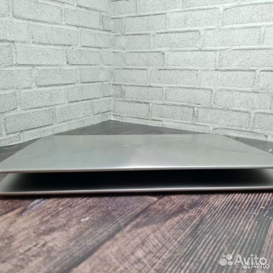 Ультрабук Asus ZenBook UX330C IPS/SSD/i7-7y75/8gb