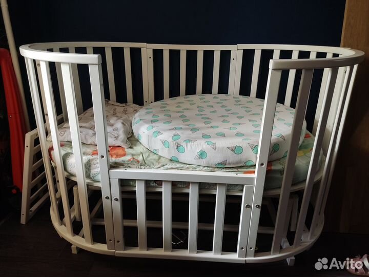 Детская кровать с маятником овальная