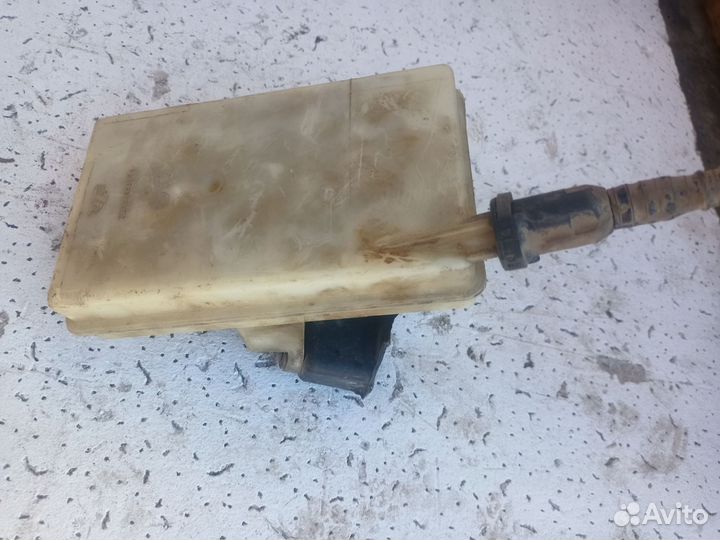 Бачок главного тормозного цилиндра Peugeot Partner