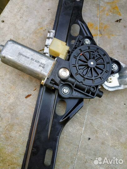 Стеклоподъёмник задней правой двери W203