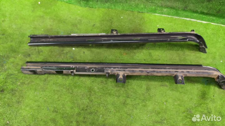 Направляющие дверей Nissan Presage Rider универсал