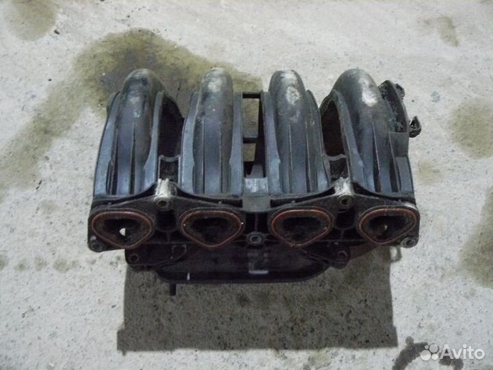 Коллектор впускной Peugeot 307 1,4