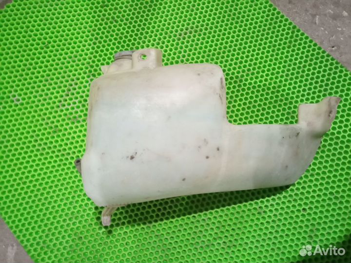 Омыватель лобового стекла Audi 80 B3