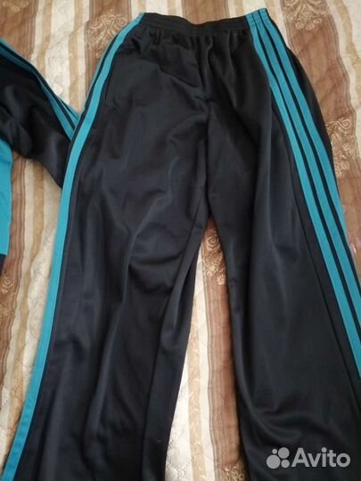 Костюм спортивный