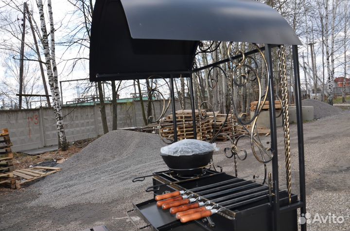 Мангал с крышей