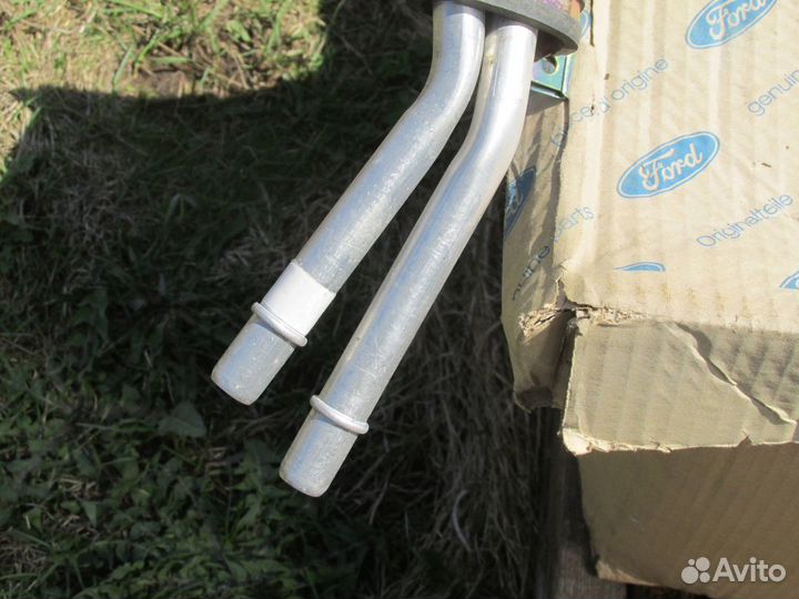 Ford Трубка дополнительного отопителя новая
