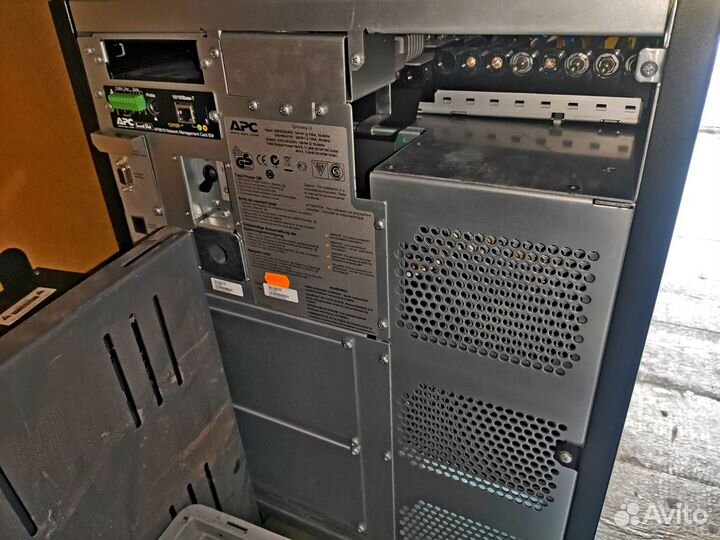 Ибп 5.6кВт - APC Symmetra LX syaf8KI