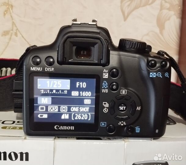 Зеркальный фотоаппарат canon 1000d