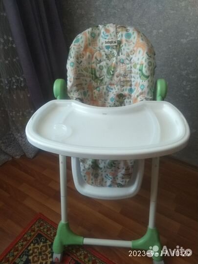 Стульчик для кормления babyton