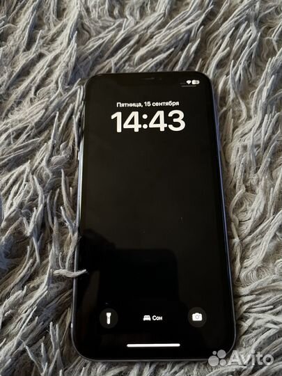 Телефон iPhone 11