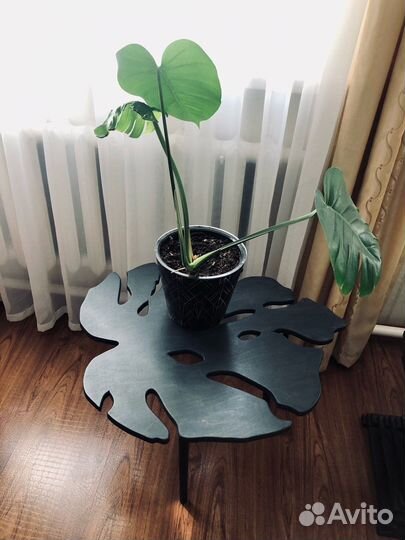 Журнальный столик из массива