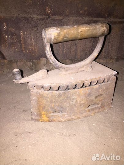 Утюг чугунный старинный