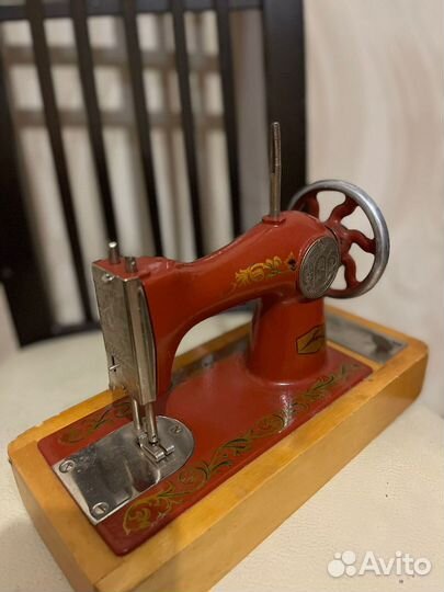 Детская швейная машина СССР