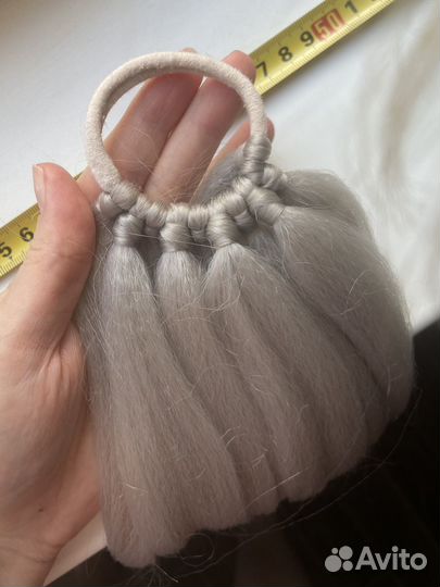 Хвост волосы на резинке