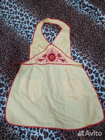 Фартук с нагрудником и карманамиЛён Вышивка