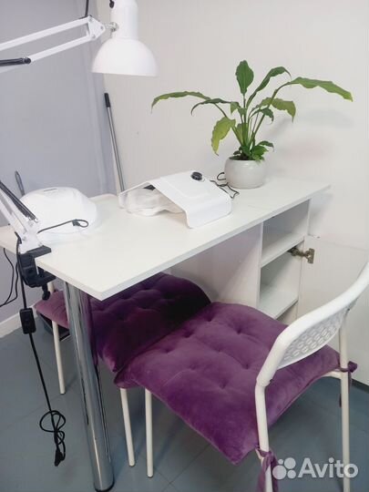 Маникюрный стол складной