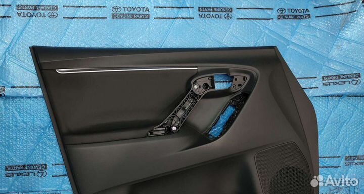 Toyota Verso дверная карта передняя левая 12-17