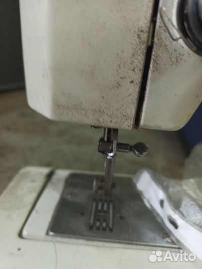 Швейная машина Victoria